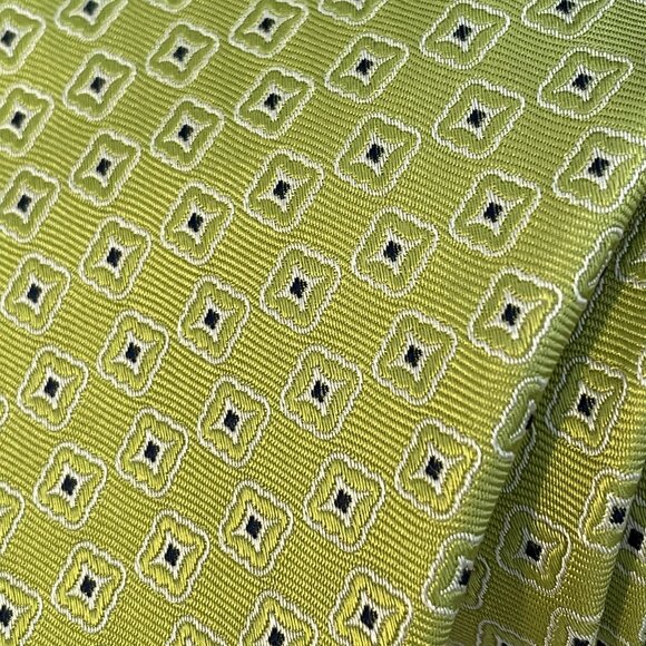 TOMMY HILFIGER Men’s Designer Green & Blue Geometric 100% Silk Tie 58" X 3.5" - Picture 3 of 3